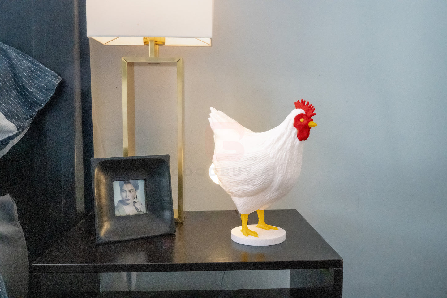 Clucky Luminary: 3D Printed Chicken & Egg Light - Your Cozy Companion